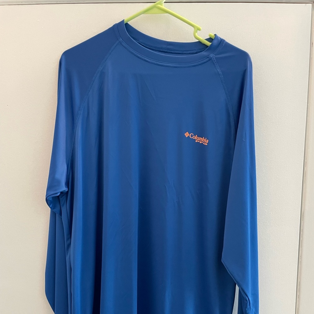 Columbia PFG shirt- Large